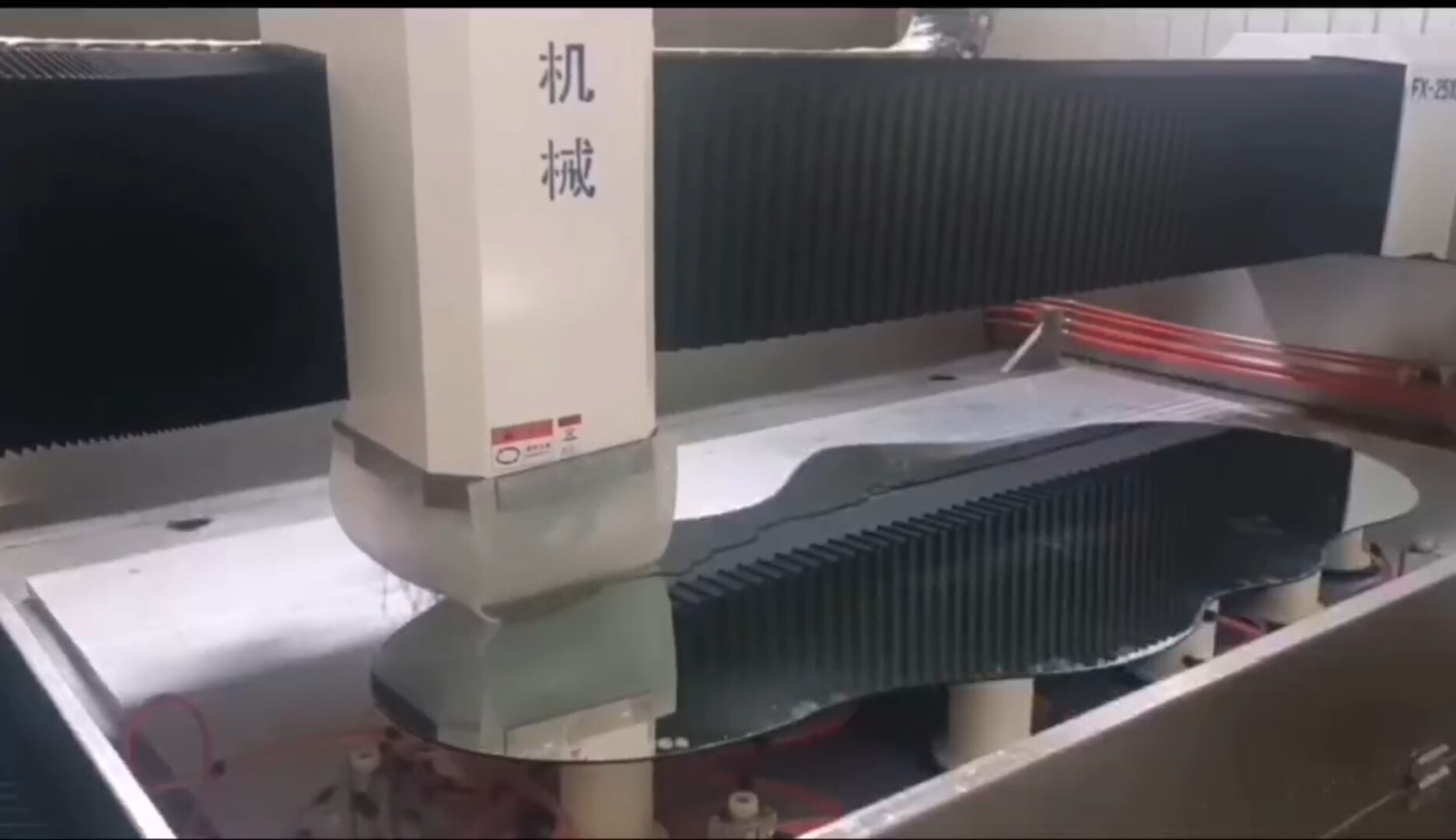All kinds of mirror special-shaped edging processing