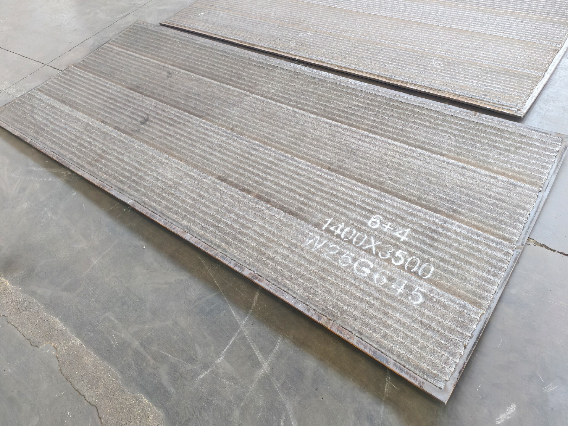 Composite Wear-Resistant Plates