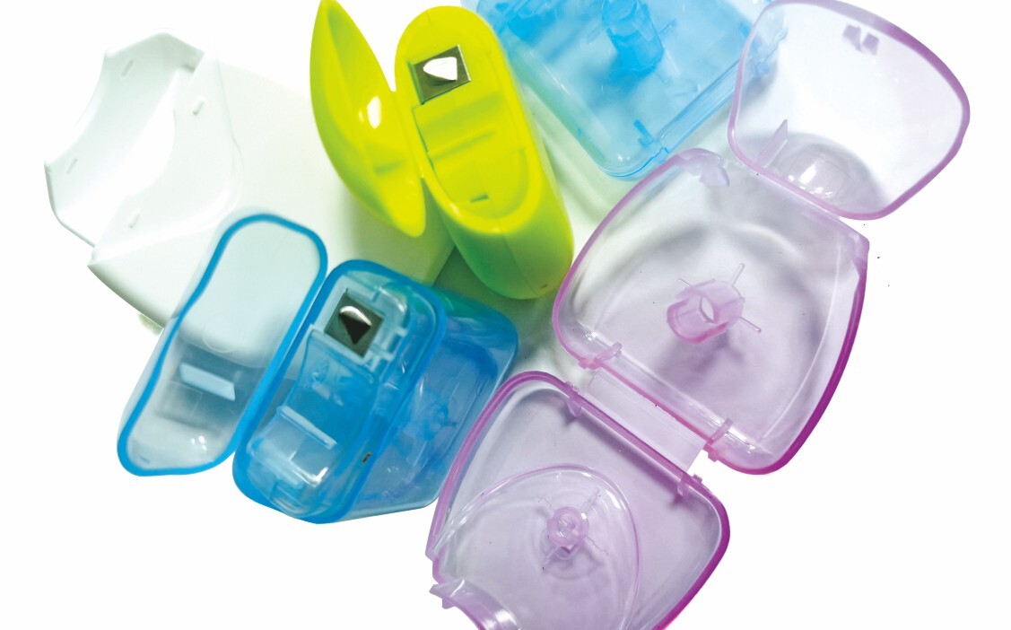 牙线盒自动刀片装载设备