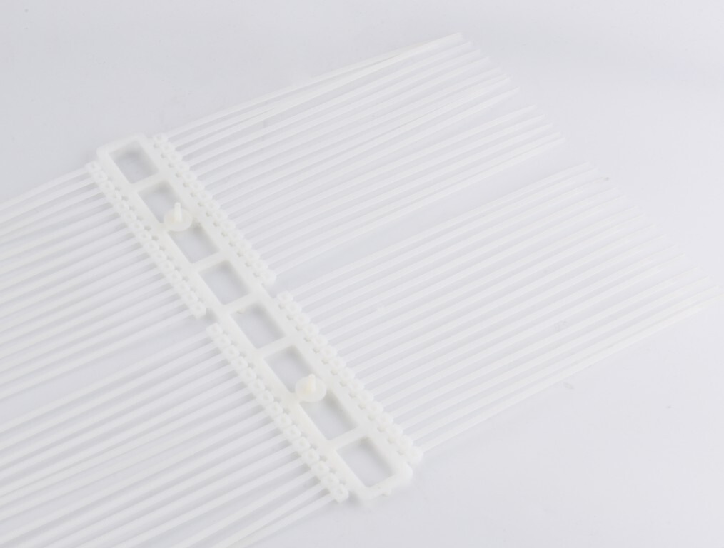 Máy cắt và đóng gói tự động bằng dây buộc zip