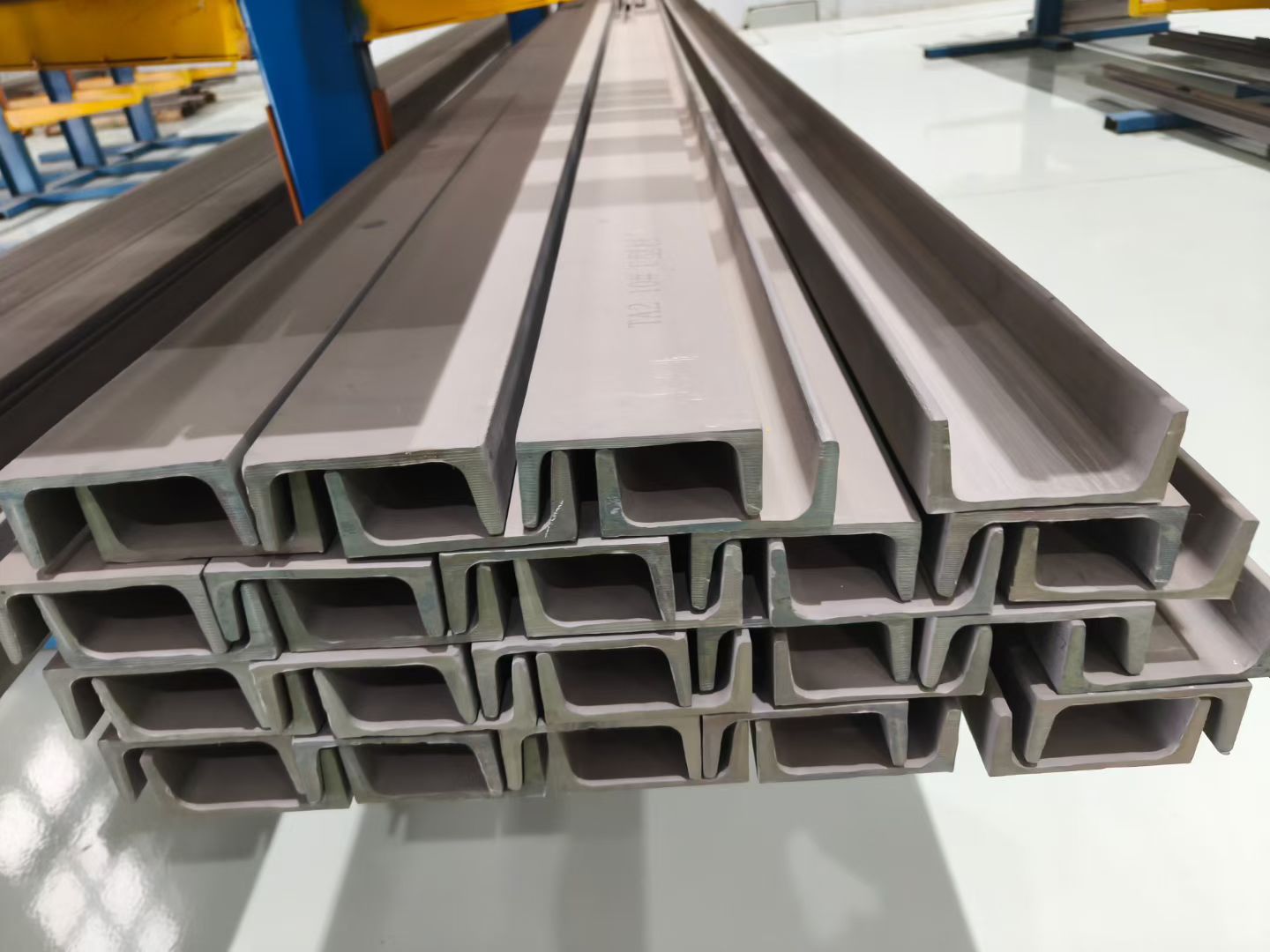 Titanium U-shaped Groove