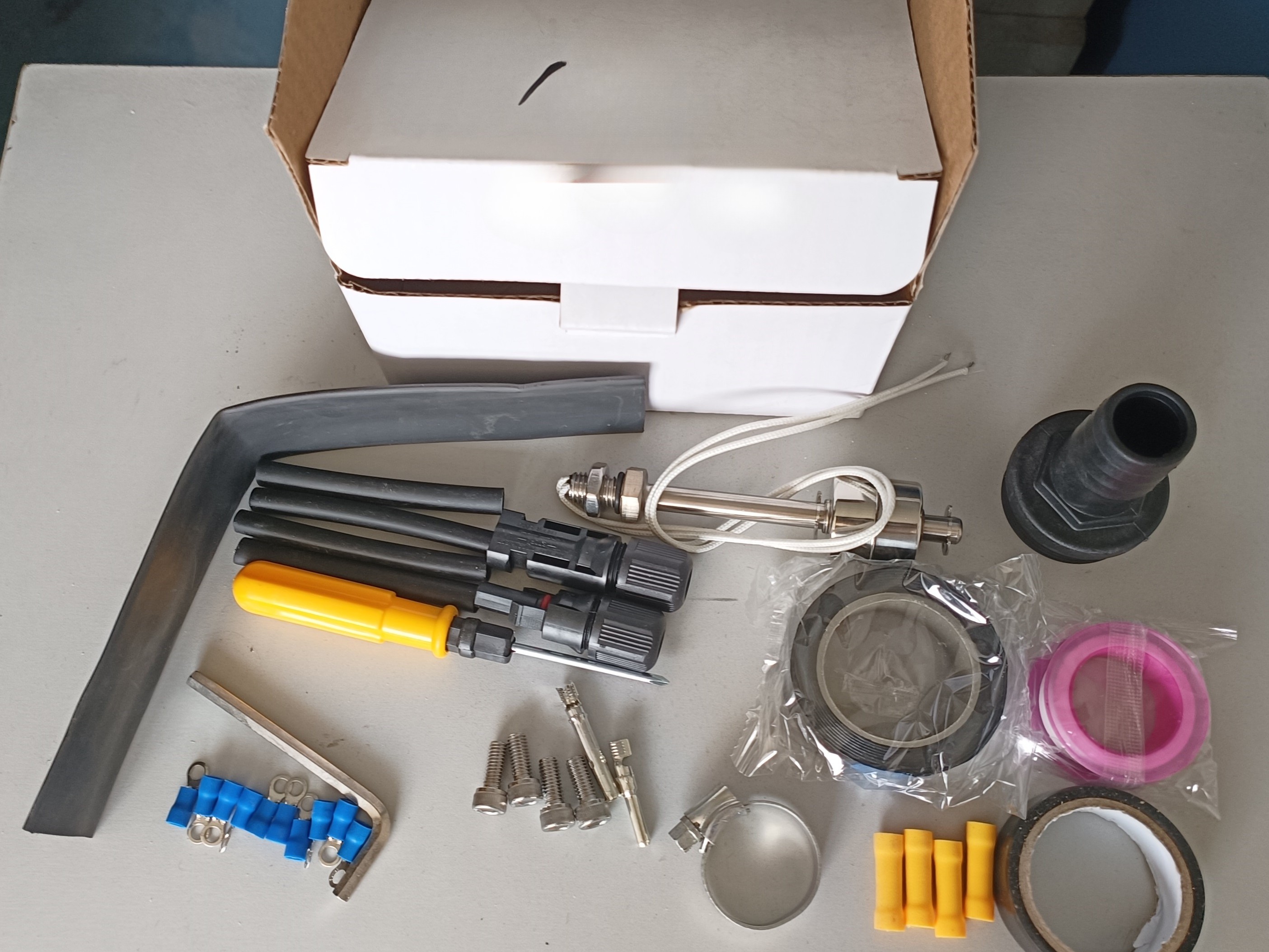 3 inch Solar Borehole Water Pump 200W-2HP with Plastic Impeller