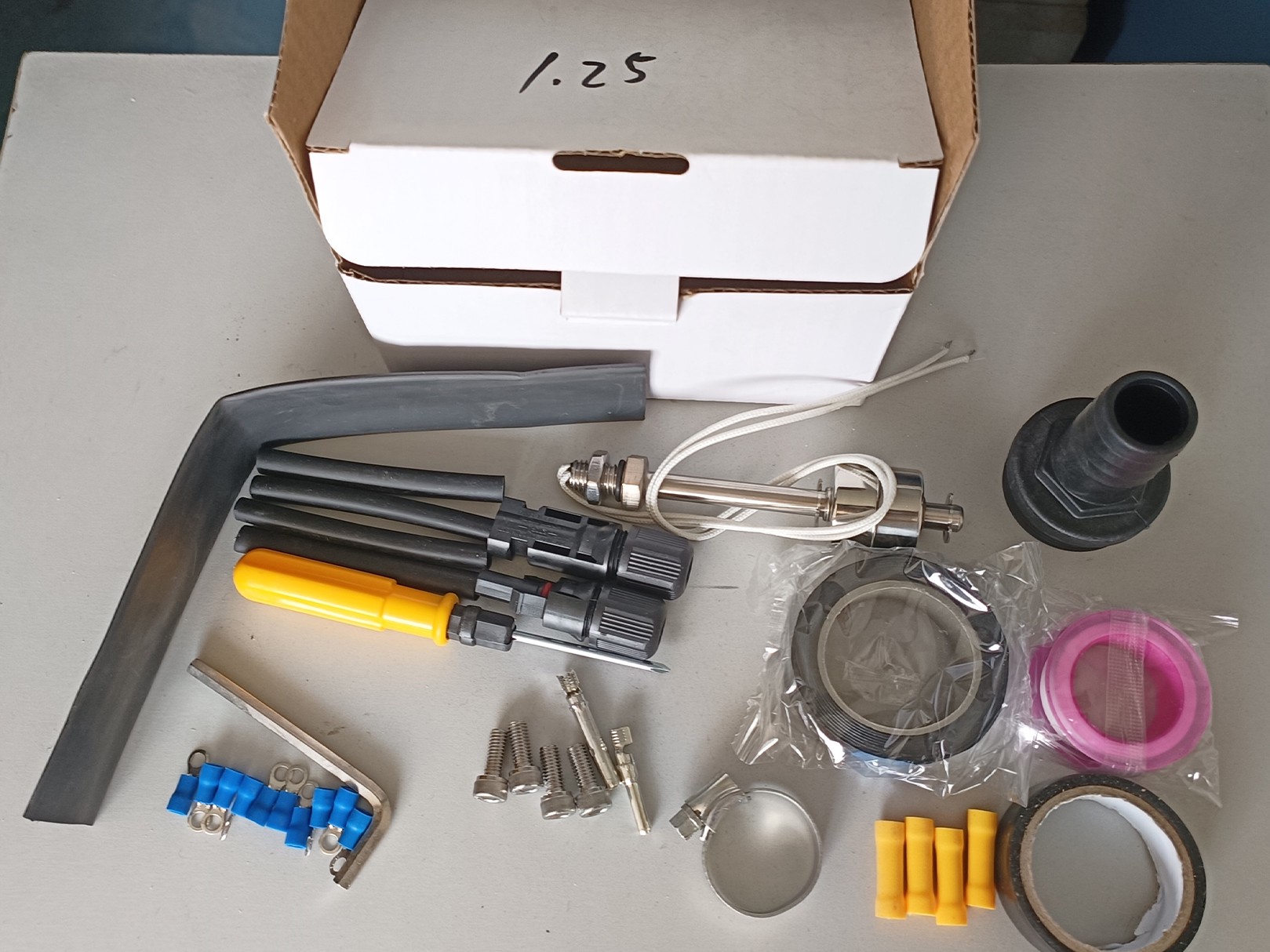 4inch SD Deep Well Solar Submersible Pumps AC DC Powered