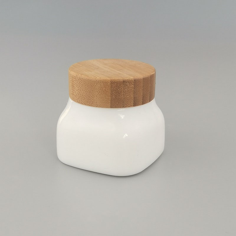 Wholesale 50ml Wide-Mouth Airtight PET clear Cream Bottle Jar With Bamboo Wood Lid for Skin Care Eye Cream Wholesale 50ml Wide-Mouth Airtight PET clear Cream Bottle Jar With Bamboo Wood Lid for Skin Care Eye Cream