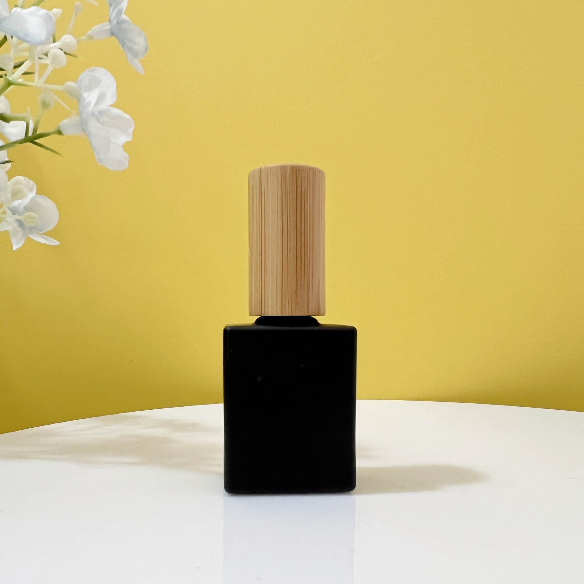 New Eco-Friendly Clear Glass Nail Oil Polish Bottle Bamboo Lid Screw Cap 5/10/15ml Capacities Hot Stamping Cosmetic Use