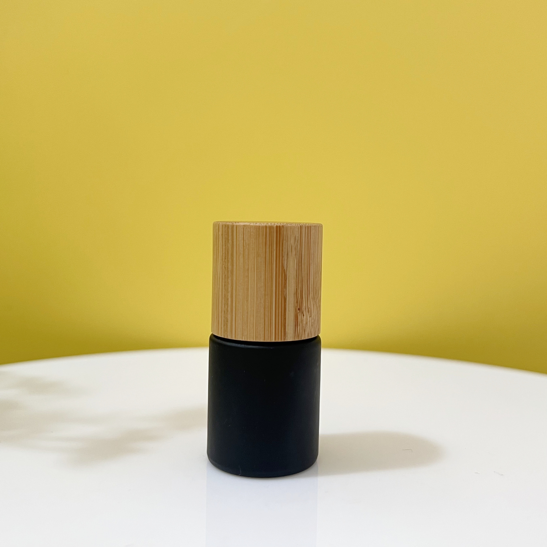 High-quality Empty White Glass Nail Polish Bottle With Bamboo Brush Cap 5g 8g 10g 12g Glass Container High-quality Empty White Glass Nail Polish Bottle With Bamboo Brush Cap 5g 8g 10g 12g Glass Container