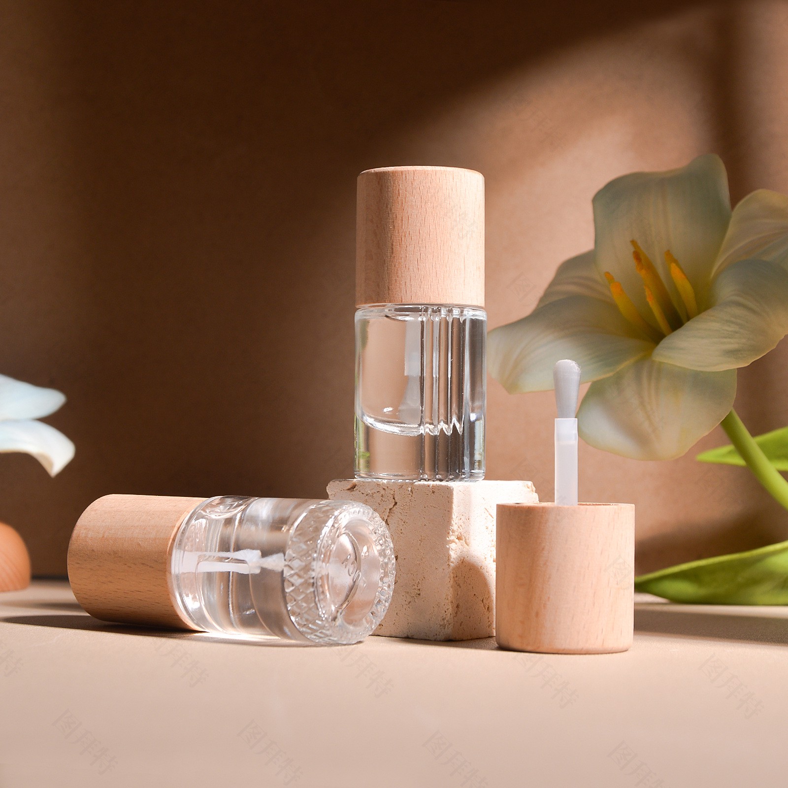 Custom High Quality Empty Reusable 10ml Cylinder Glass Gel Nail Polish Bottles with Bamboo Cap Custom High Quality Empty Reusable 10ml Cylinder Glass Gel Nail Polish Bottles with Bamboo Cap