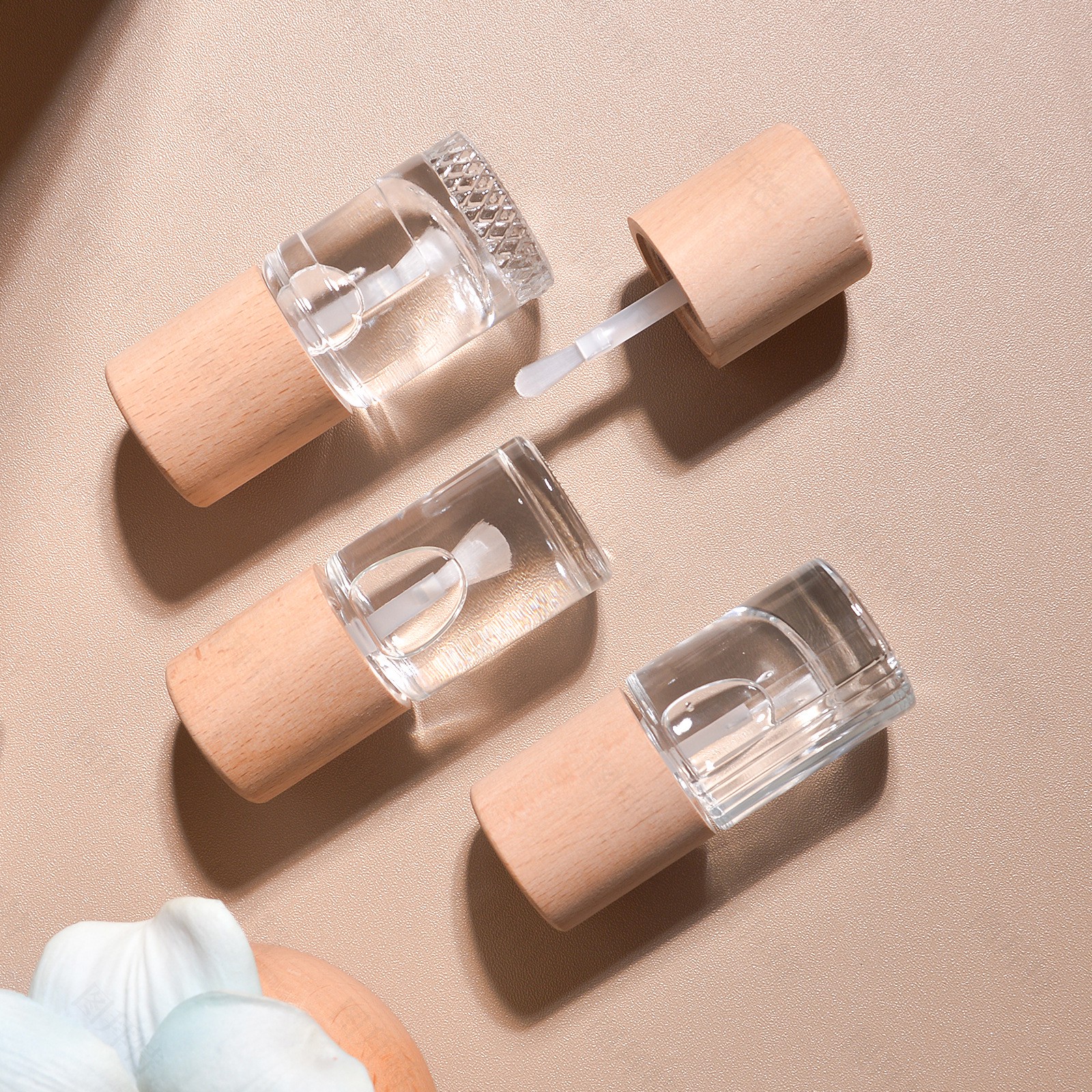 Custom High Quality Empty Reusable 10ml Cylinder Glass Gel Nail Polish Bottles with Bamboo Cap Custom High Quality Empty Reusable 10ml Cylinder Glass Gel Nail Polish Bottles with Bamboo Cap