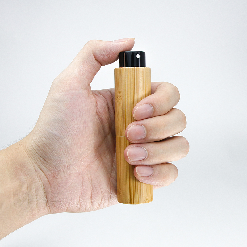 Organic Bamboo Perfume Spray Bottle 20ml Rotatable Portable Glass Container Refillable Natural Perfume Packaging