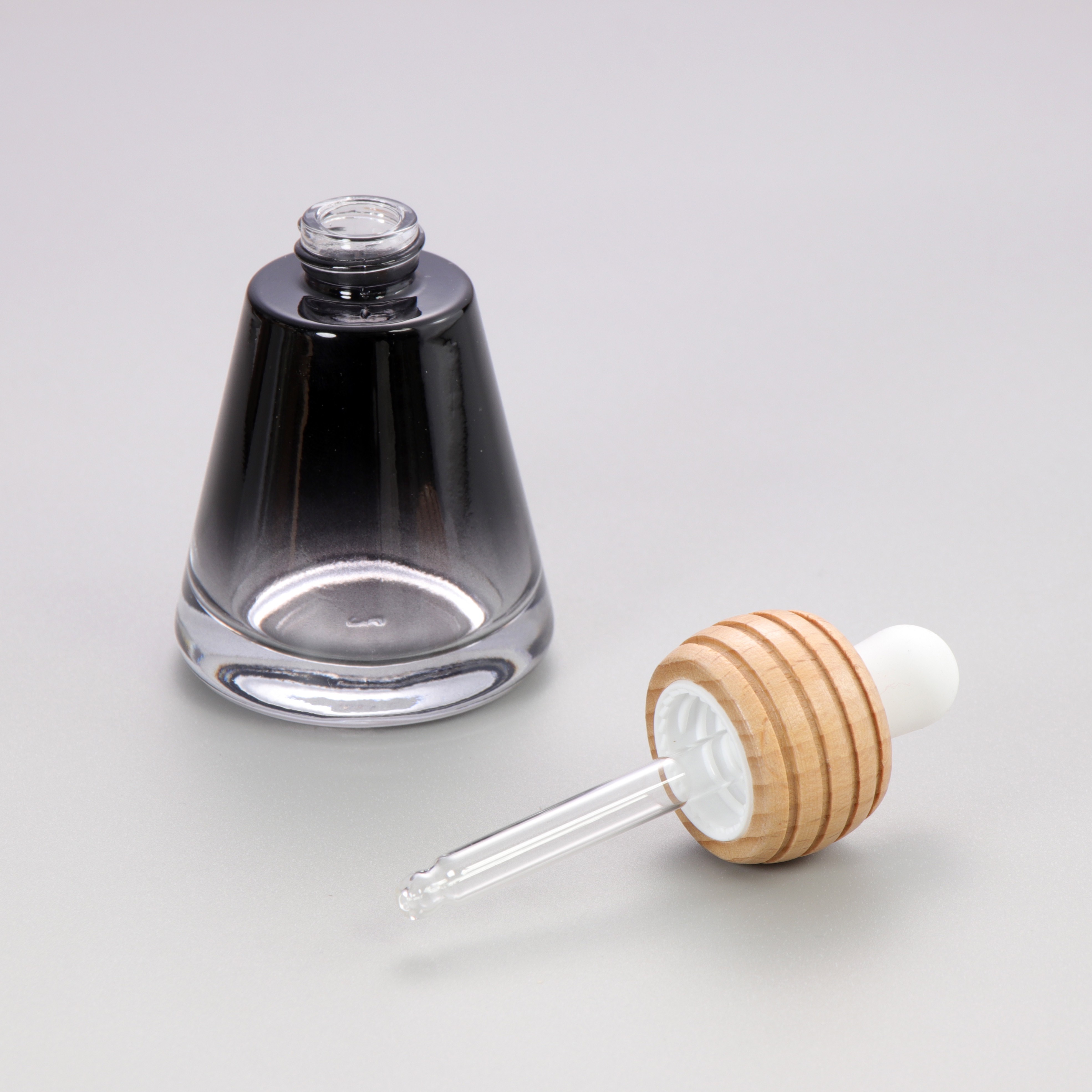 Luxury 10ml Frosted Green Glass Cosmetic Face Serum Bottles Essential Oil Round Dropper Bottle