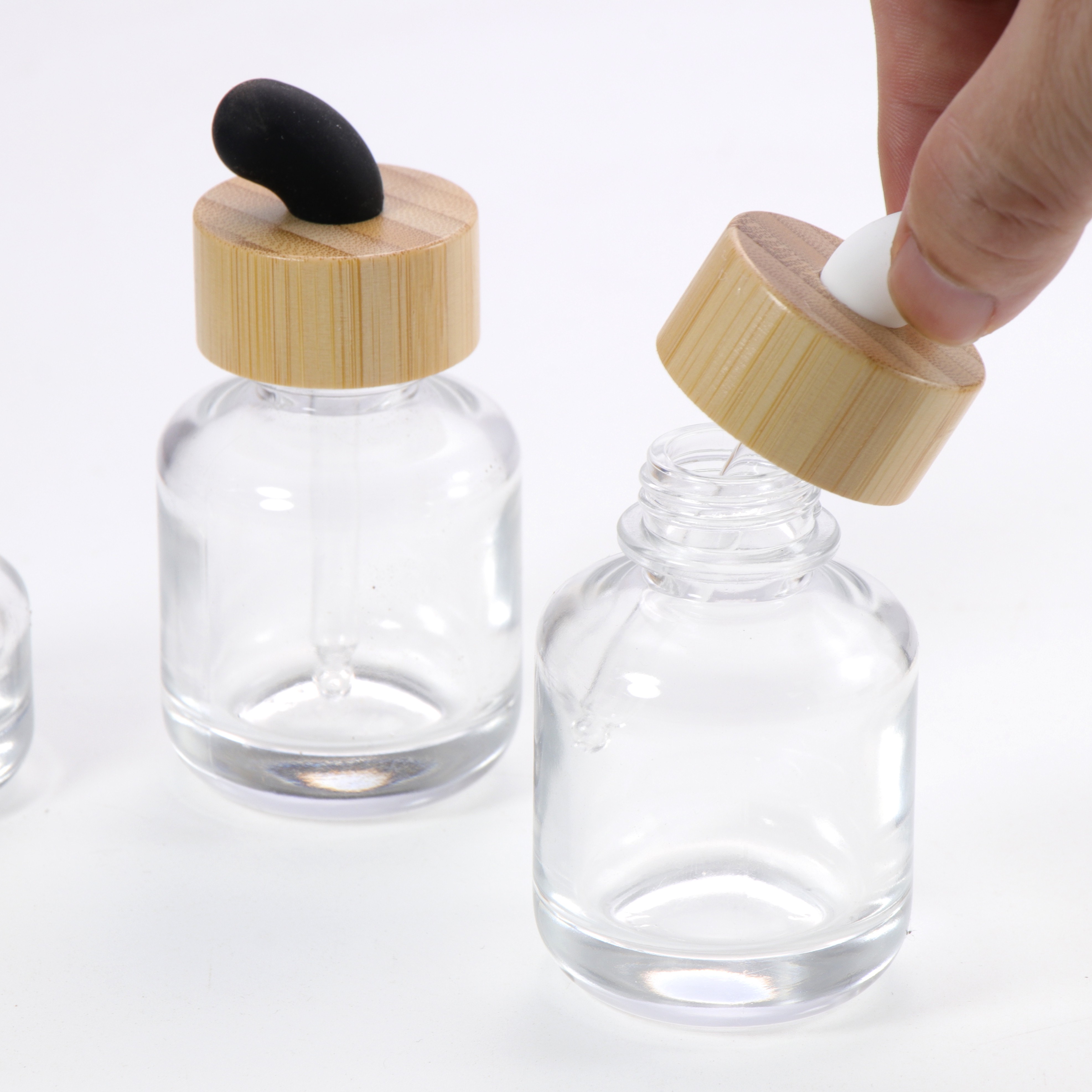 High Quality 30ml Frosted Glass Dropper Bottles with Natural Beech Wood Bamboo Lid for Essential Oil Serum Cosmetic Packaging