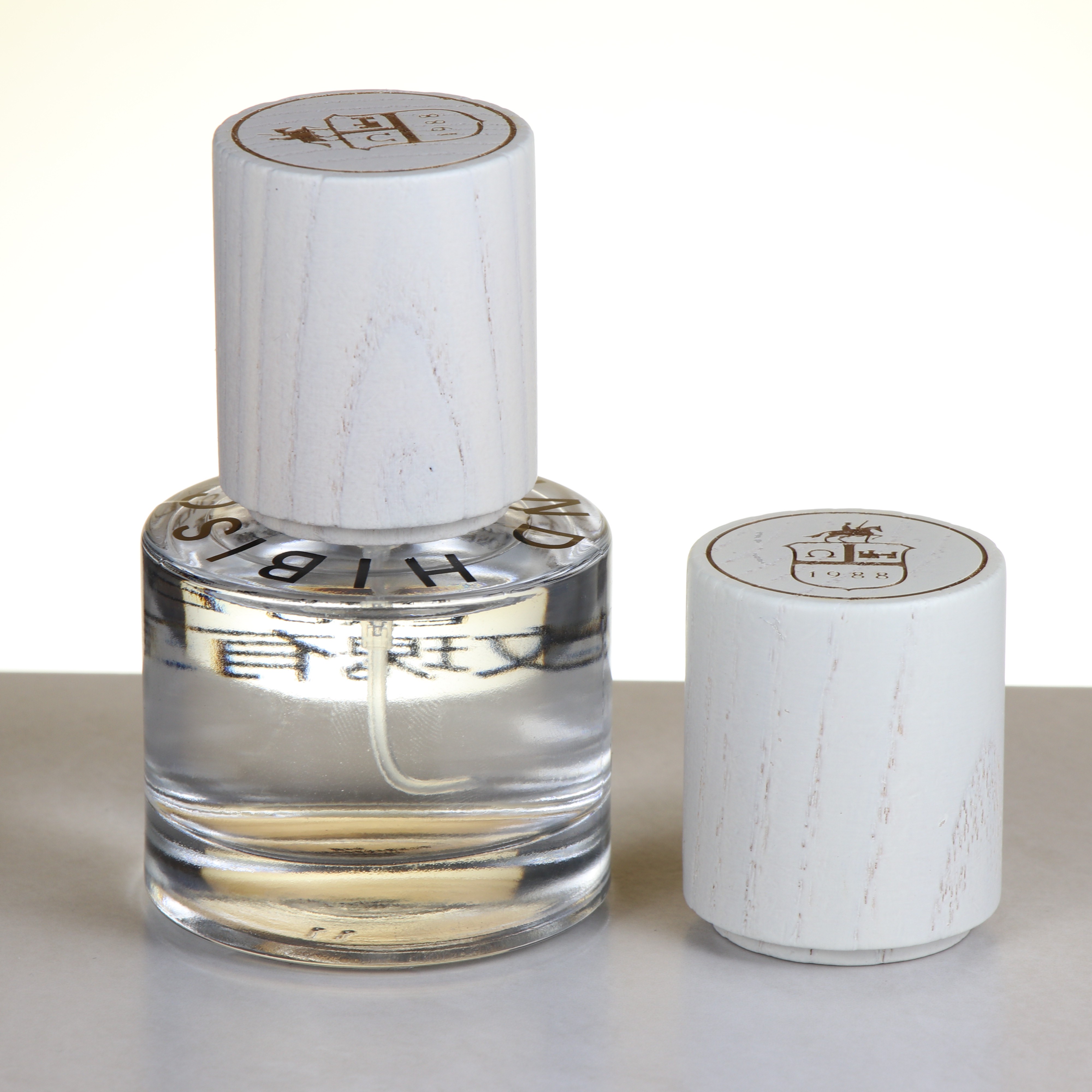Customized Natural Aromatherapy Diffuser Bottle Screw Cap Wholesale Perfume Bottle Cap Home Office Spa Use Perfume Bottle Cap