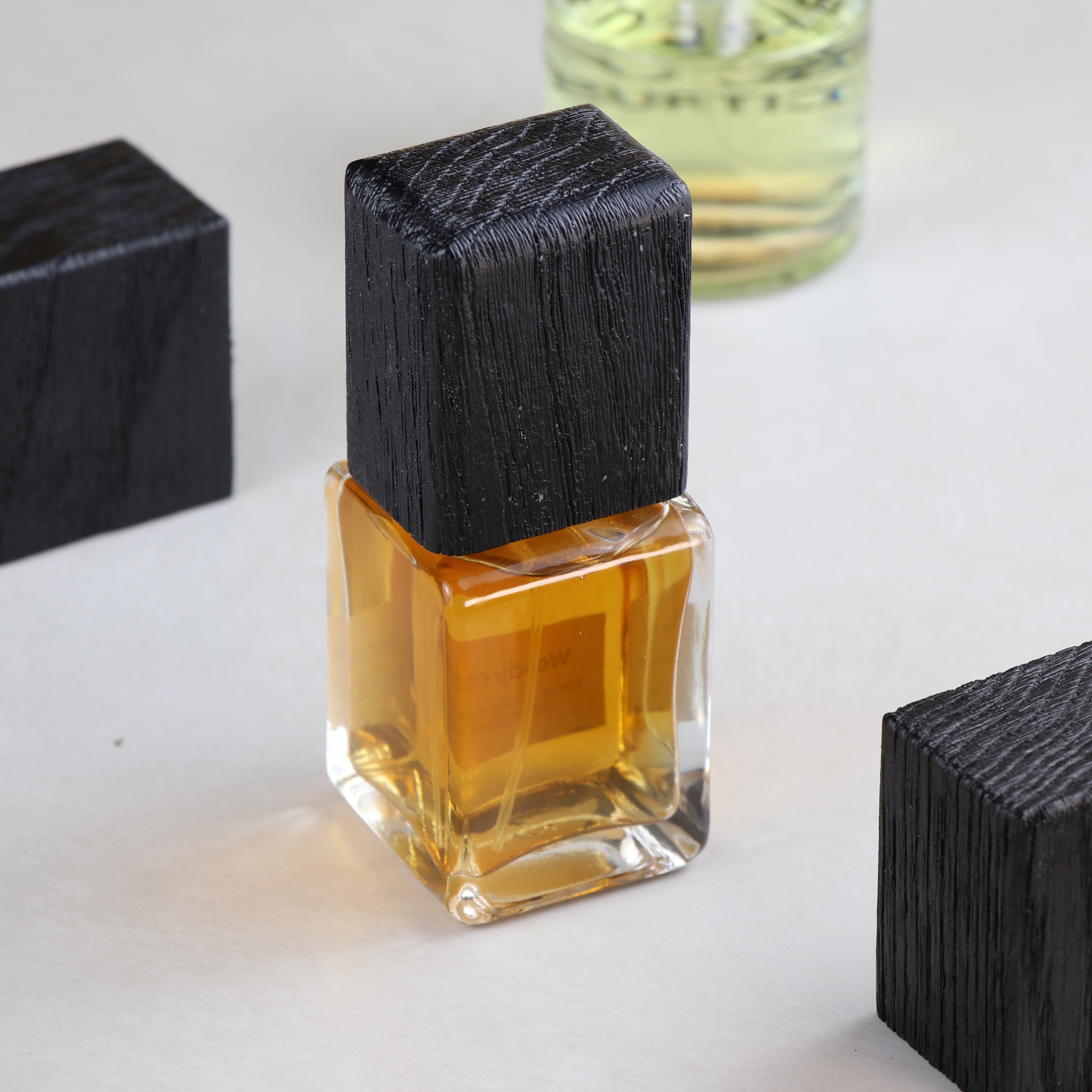 Custom Logo Square Ball Shape High Quality Cosmetic Bottle Cap Retail Gift Set Perfume Bottle Cap