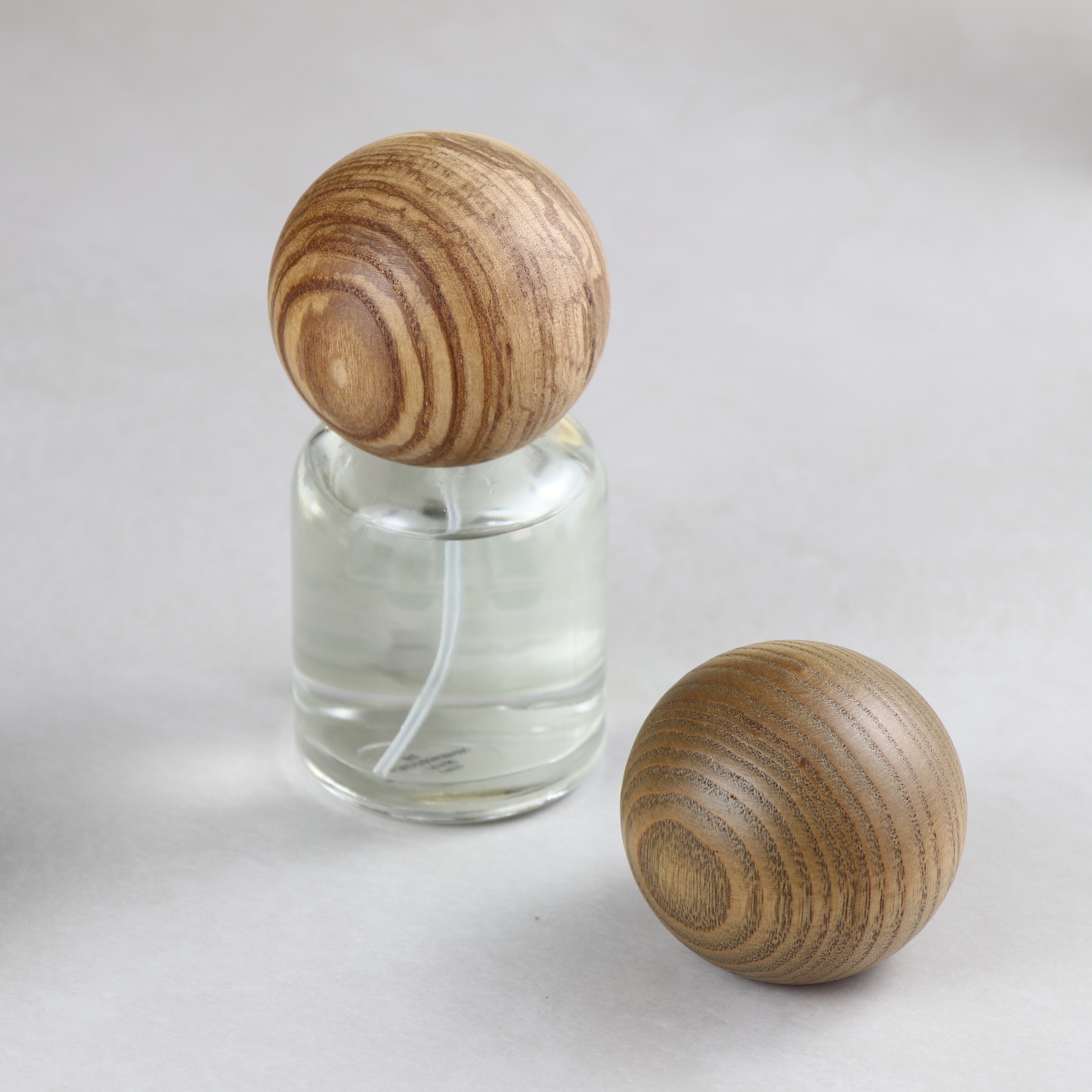 Wooden Fragrance Bottle Cover Custom Special Wood Round Ball Perfume Cap 15 Fea 15mm Round Cap for Perfume Bottles