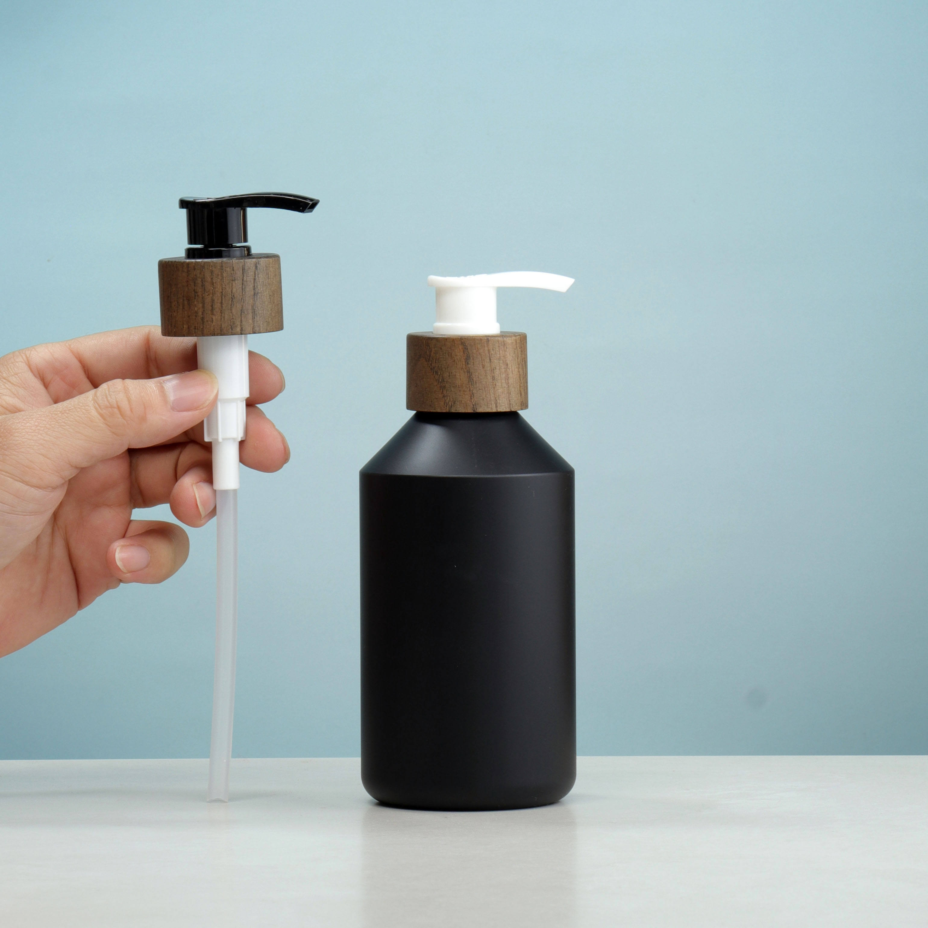 Custom Amber PET Jar with Bamboo Cap Pump Bottle Refillable Shampoo Lotion Body Wash Cosmetic Packaging OEM ODM