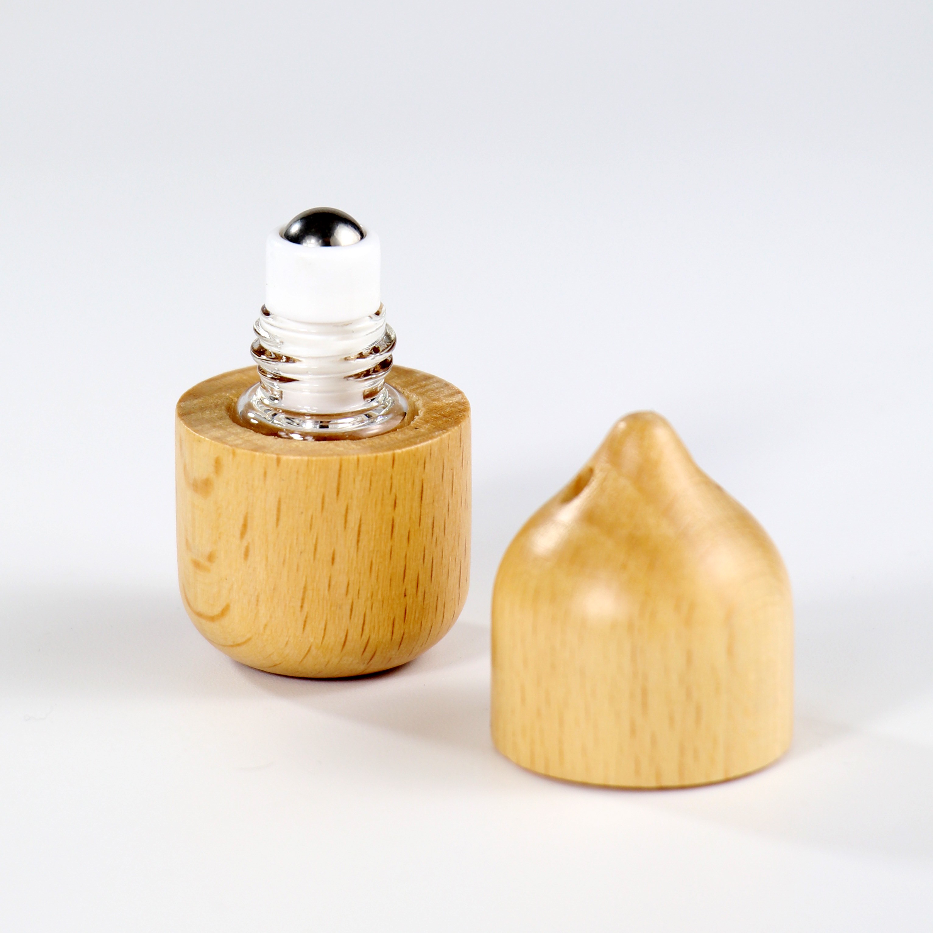 Custom Eco Friendly Walnut Wood Essential Oil Roller Bottle Mini Portable Glass Perfume Roll on Bottle with Stainless Steel Ball