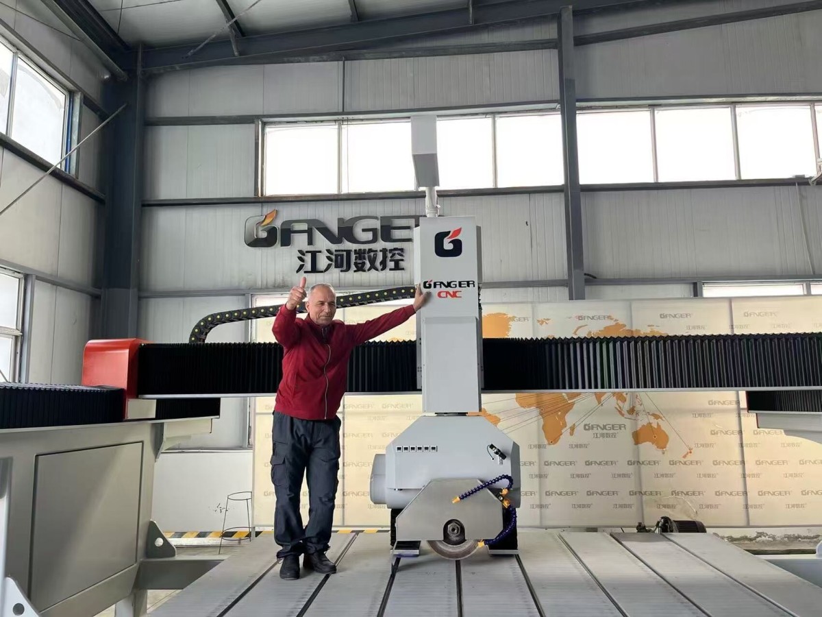 Clients visit our factory 2.jpg