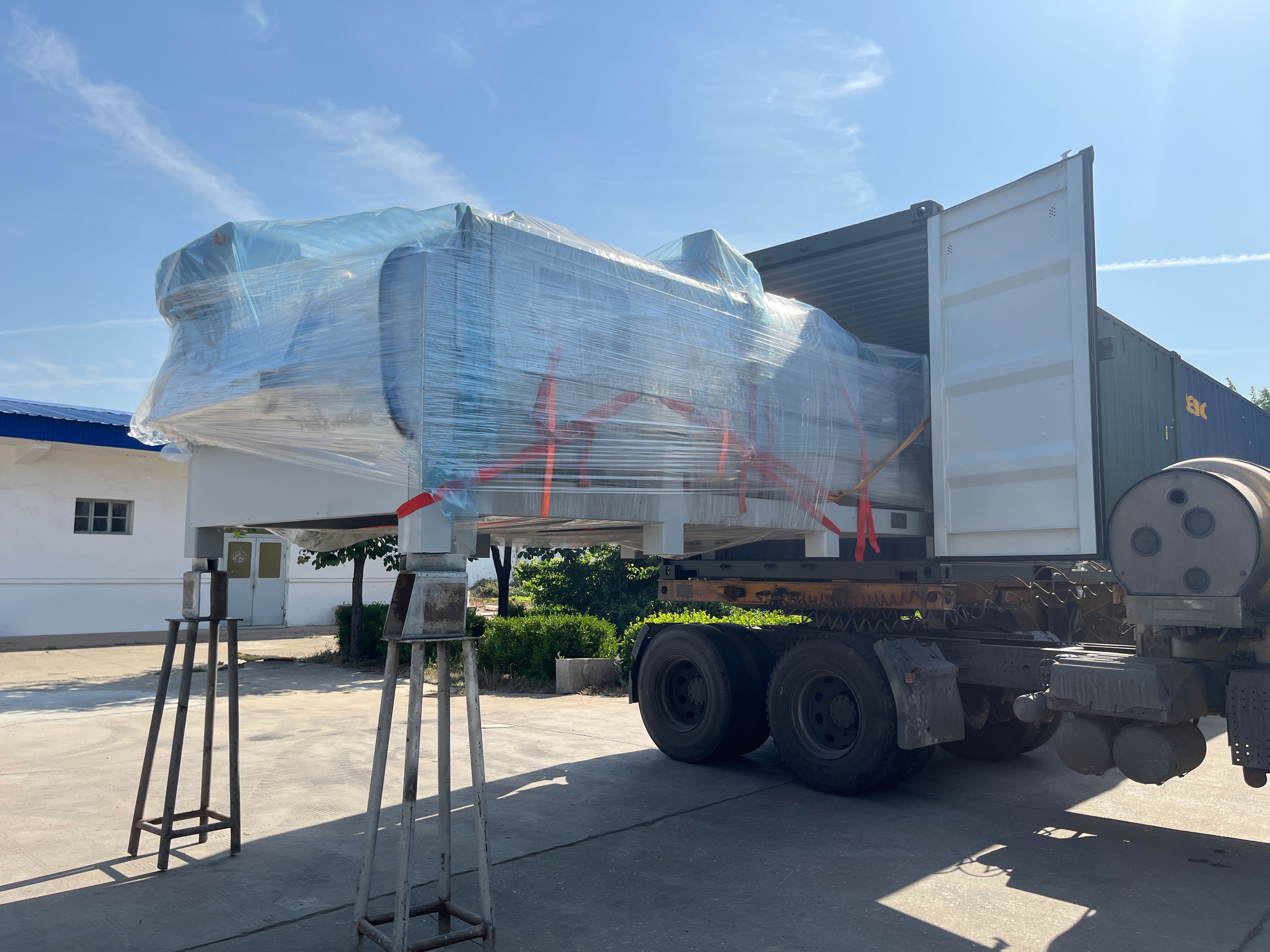 GANGER CNC Delivers GSY-3215ATC Machine Tools to the UK GANGER CNC Delivers GSY-3215ATC Machine Tools to the UK