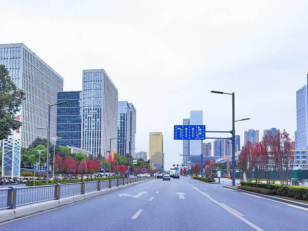 Delivering uniform, glare-controlled lighting that enhances visibility and improves safety.