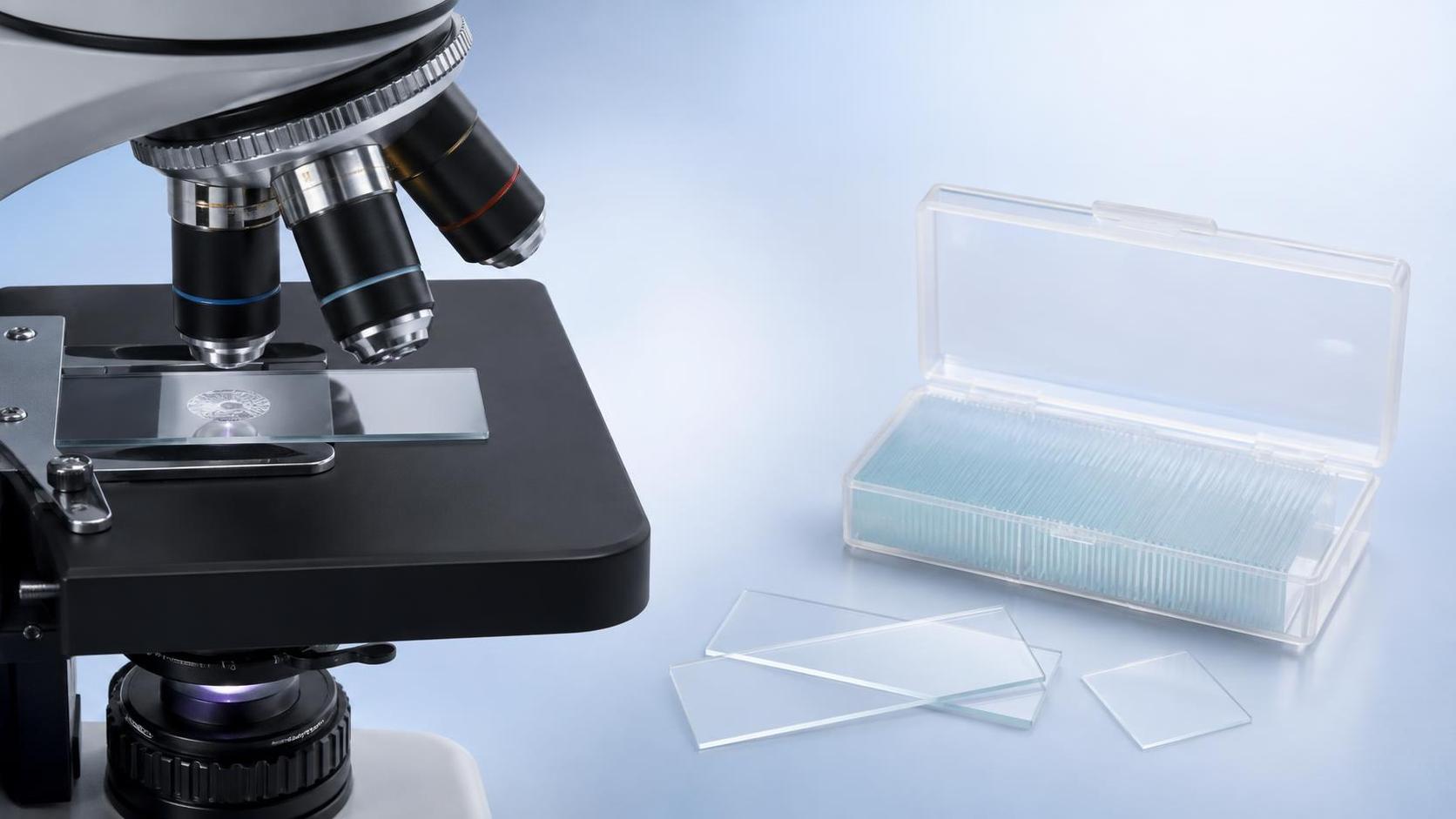 How Do Laboratory Cover Slips Affect Microscope Image Quality?