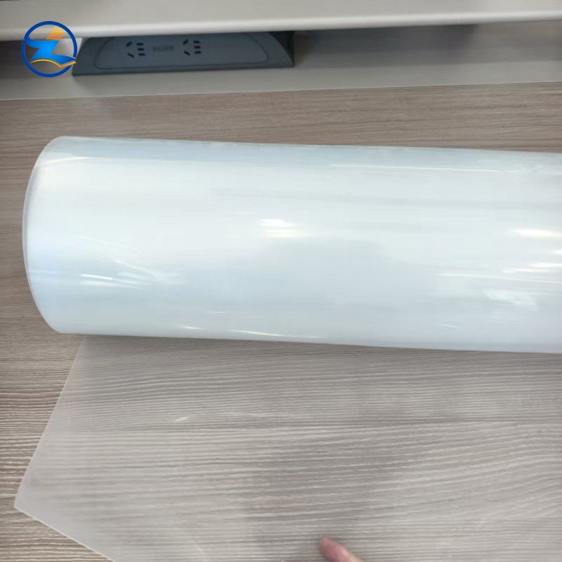 Anti-fog highly transparent PP thermoforming film