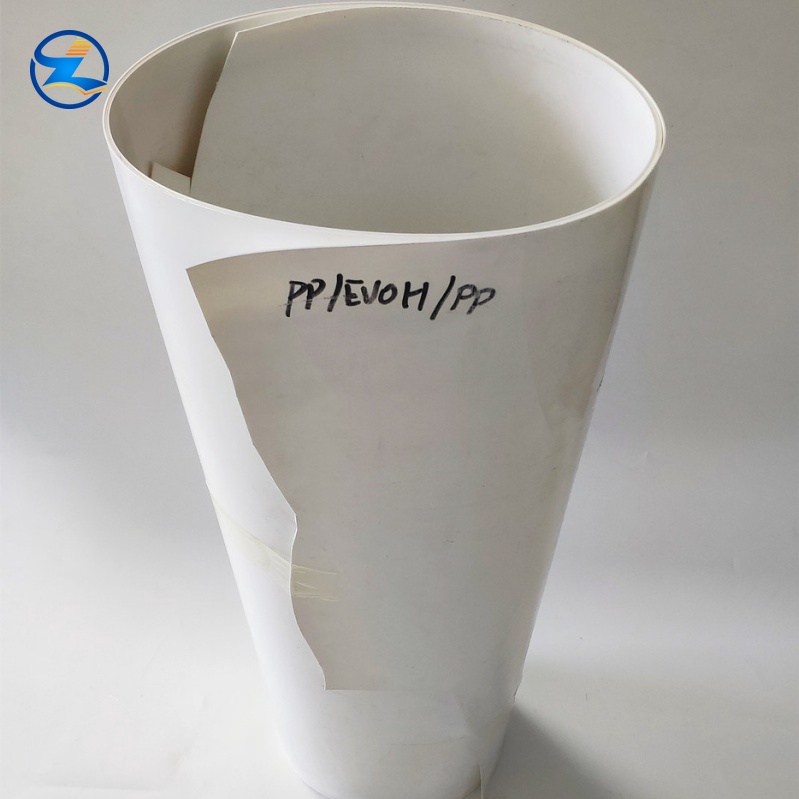 Low-temperature resistant, microwaveable white rigid PP sheet for thermoformed yogurt cups