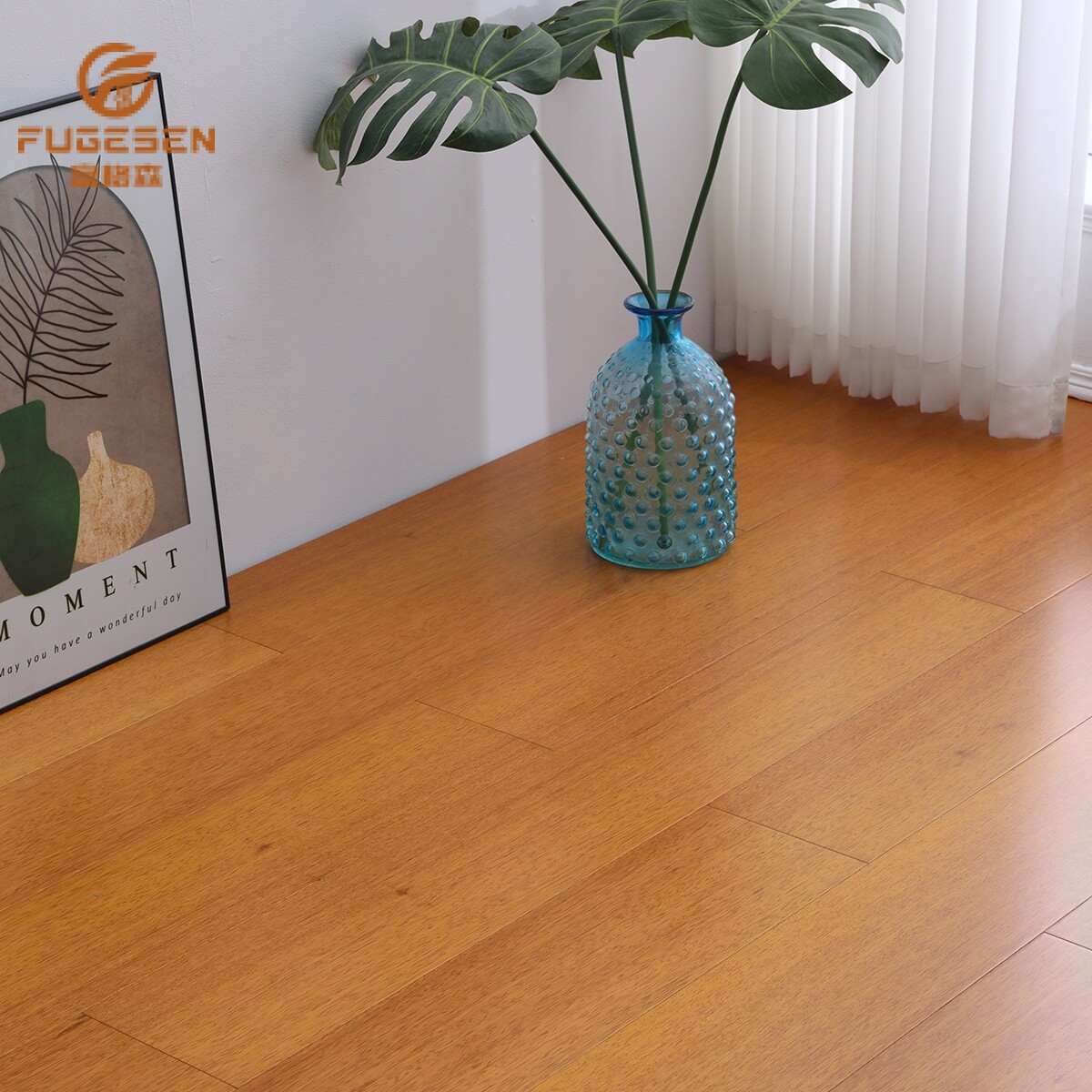 Engineered wood flooring with real wood veneer