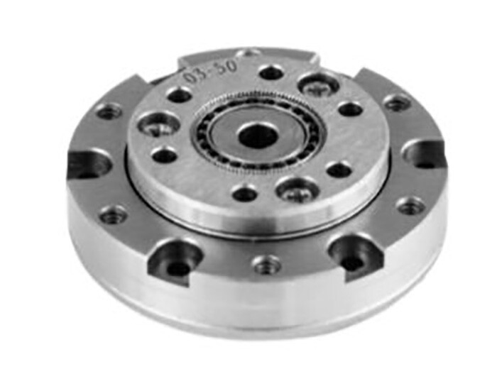 Armónica de Dimensiones Axiales Compactas con Estilo Sombrero de Copa