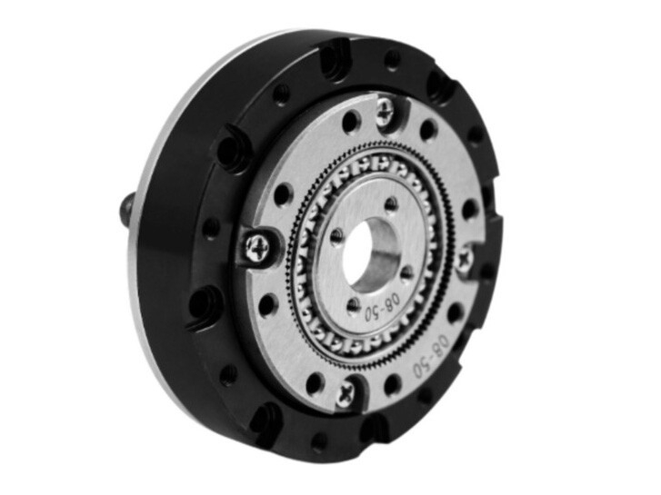 Armónica de Dimensiones Axiales Compactas con Estilo Sombrero de Copa