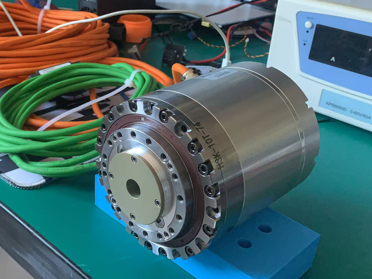 HONPINE desarrolla el primer actuador rotatorio planetario de alta precisión con autocompensación de holgura HPG-10T-74-AG1-30-A-C-K11 del mundo