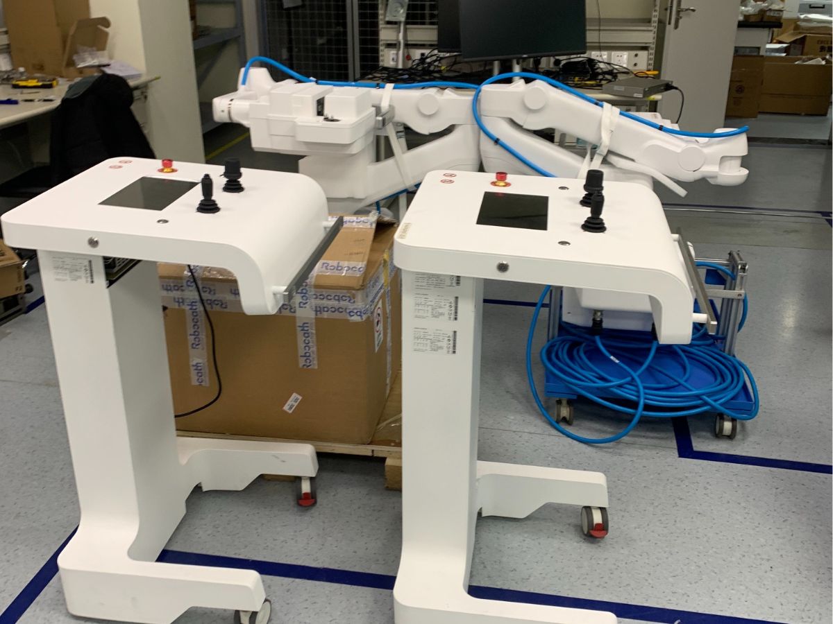 Accionamientos armónicos para robots de intervención vascular