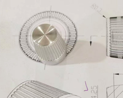 Piezas metálicas personalizadas para máquinas CNC de cuatro ejes
