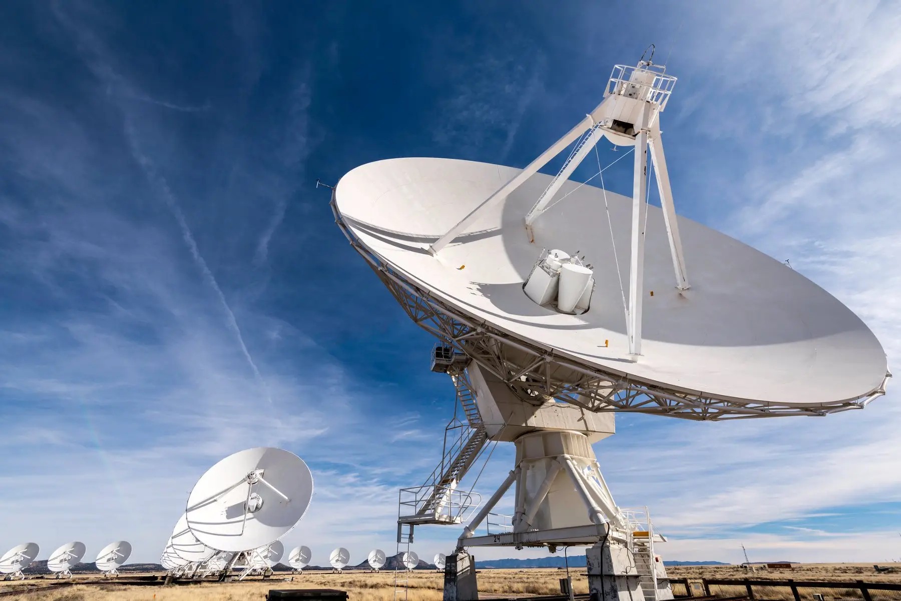 Motor de par de accionamiento directo para sistemas de posicionamiento de radar