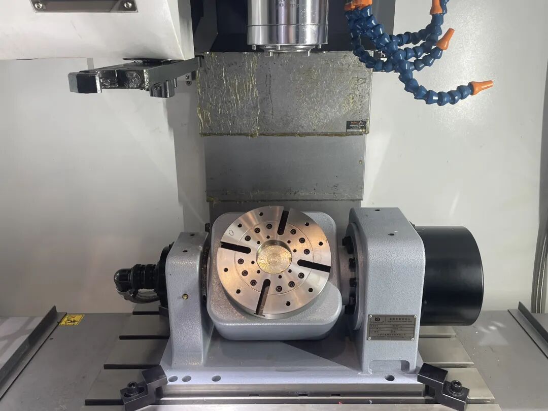 12 consejos para elegir la transmisión adecuada para una mesa giratoria CNC: reductor armónico, actuador giratorio armónico, motor DD y reductor planetario
