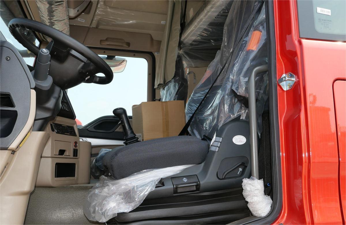HOWO TX 430HP 6x4 tractor truck cabin interior with ergonomic layout