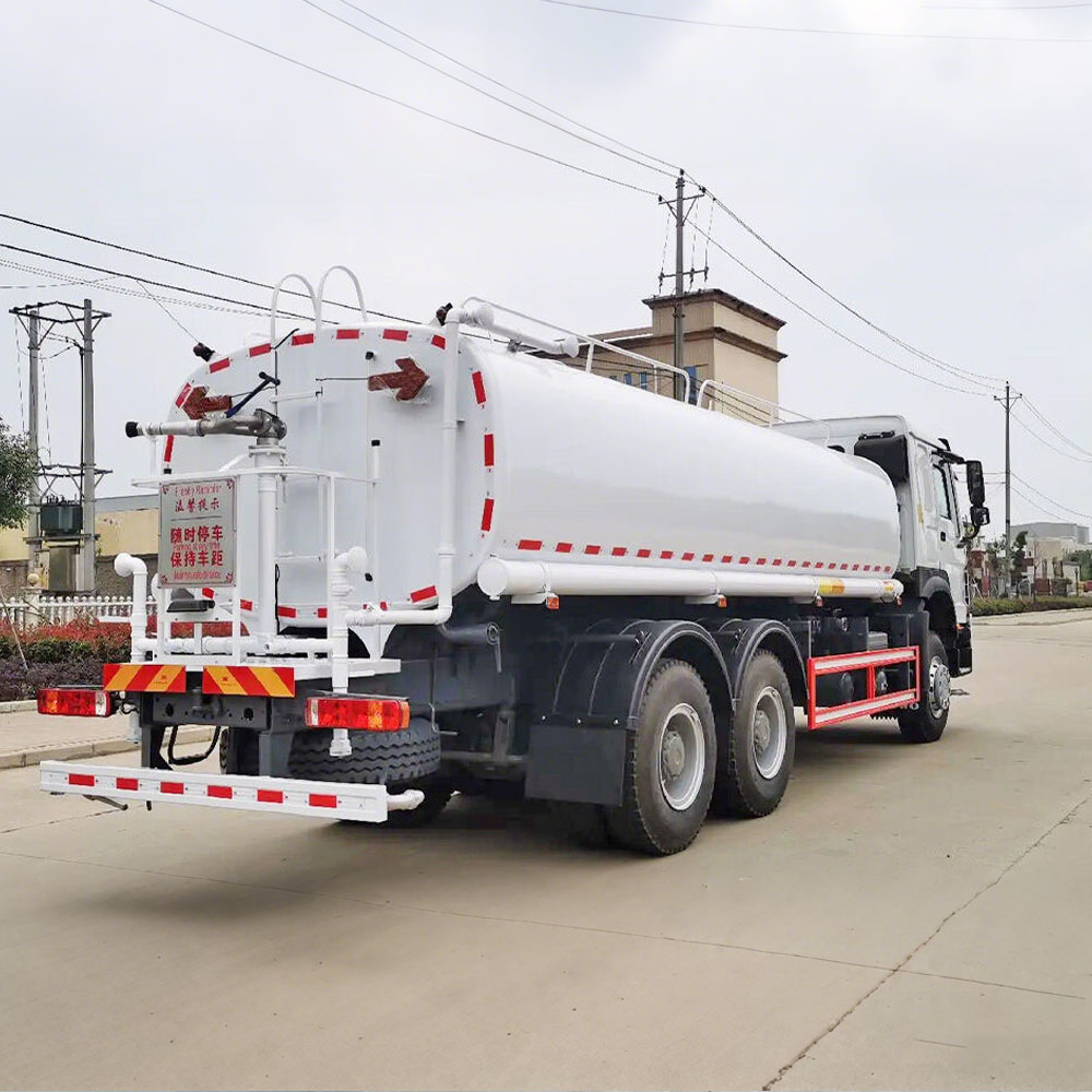 HOWO 371HP 6×4 Heavy Duty Water Tank Truck