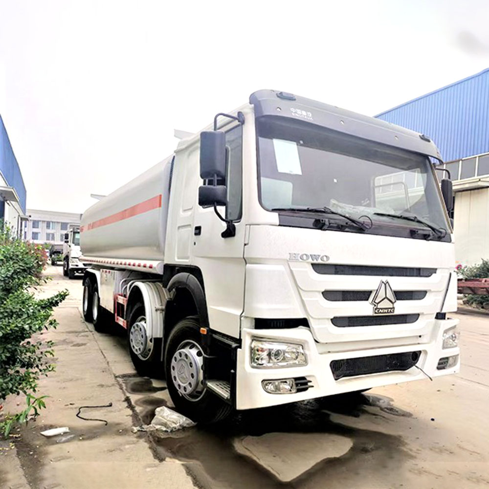 HOWO 8×4 Fuel Tanker Truck