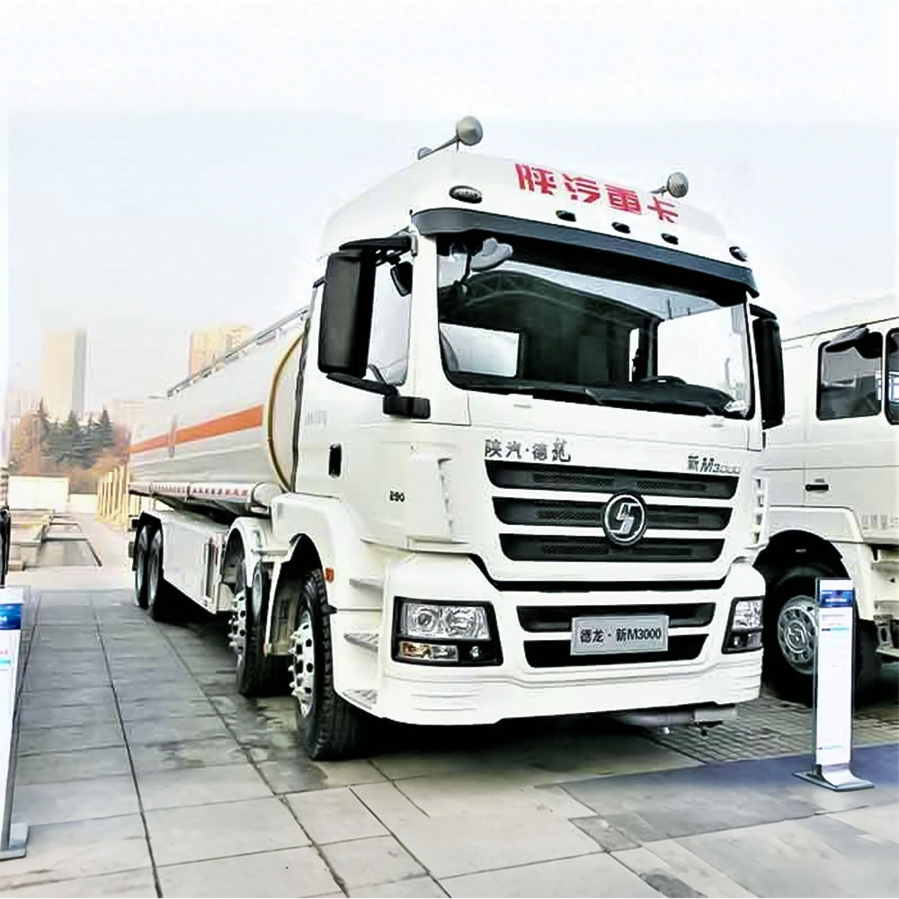 Shacman M3000 8×4 Fuel Tank Truck