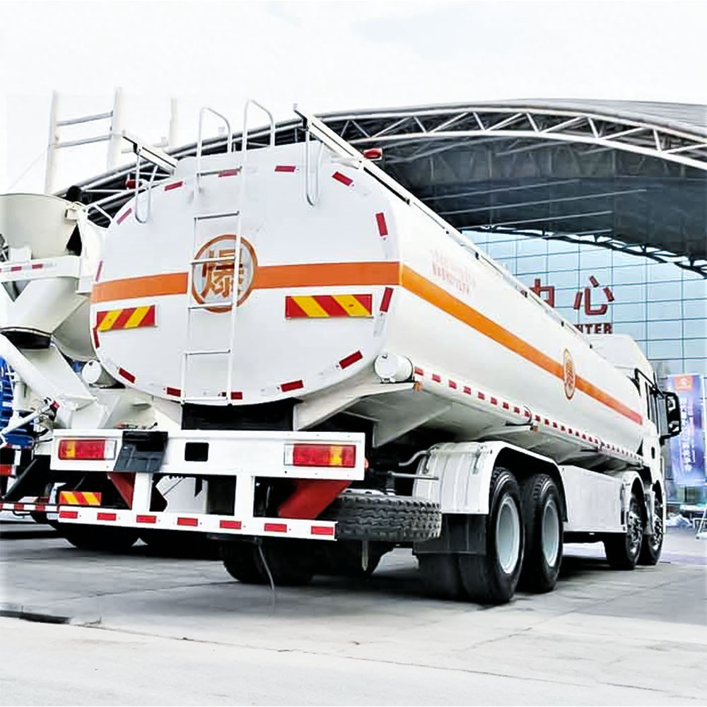 Shacman M3000 8×4 Fuel Tank Truck