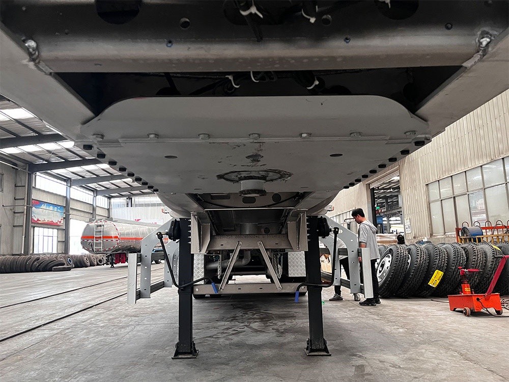 3 axle 42,000L carbon steel fuel tanker semi trailer axle and suspension designed for heavy load fuel transport