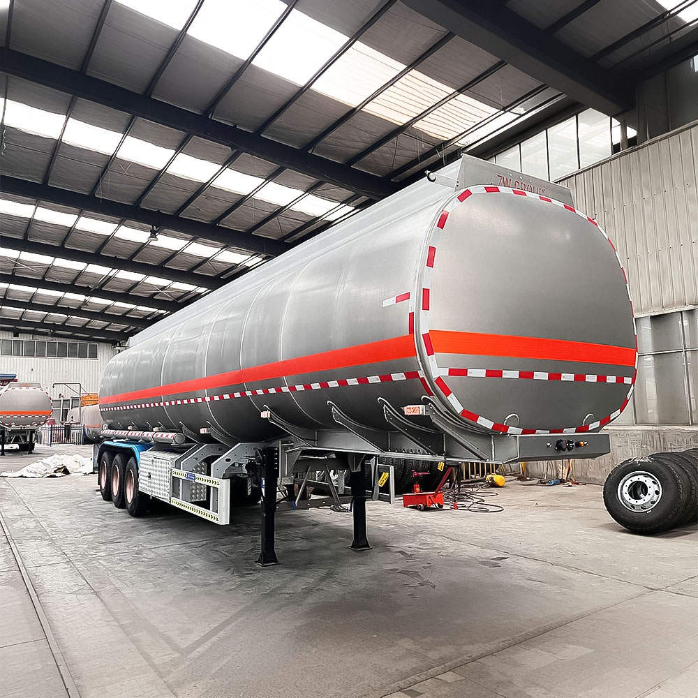 3 Axle 42,000L Carbon Steel Fuel Tanker Semi Trailer