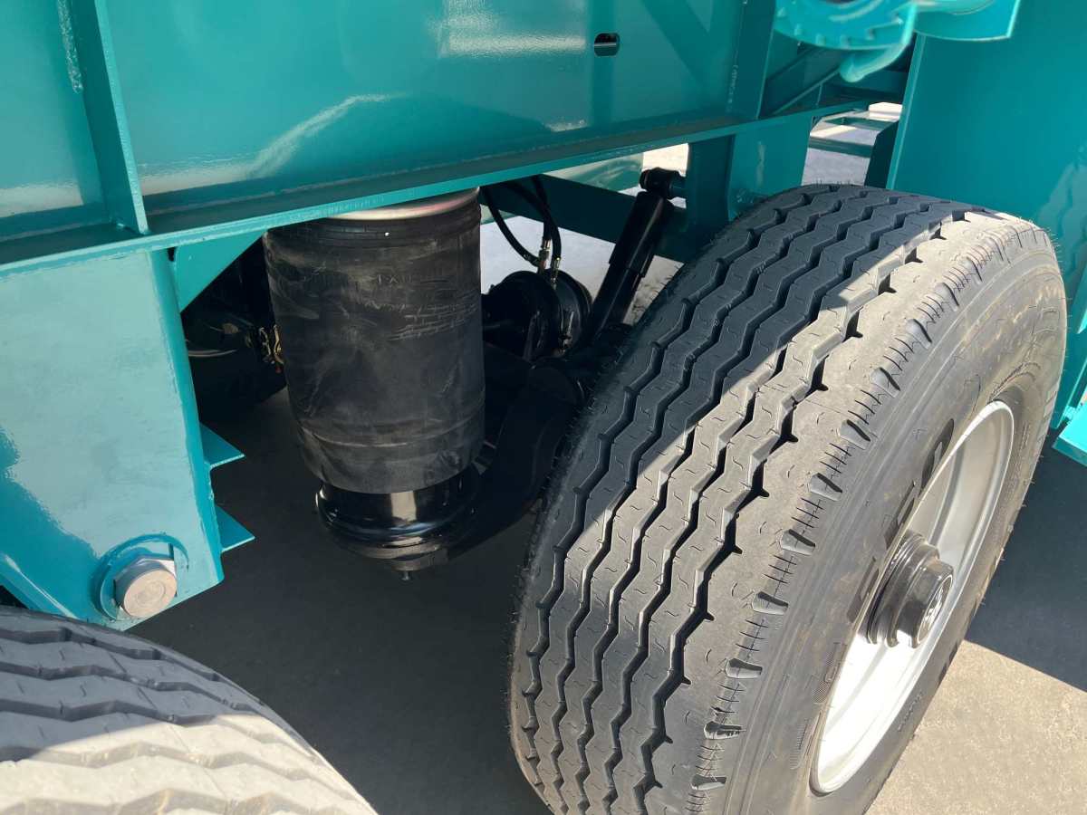 40ft flatbed semi truck trailer tire detail designed for long distance heavy load transport