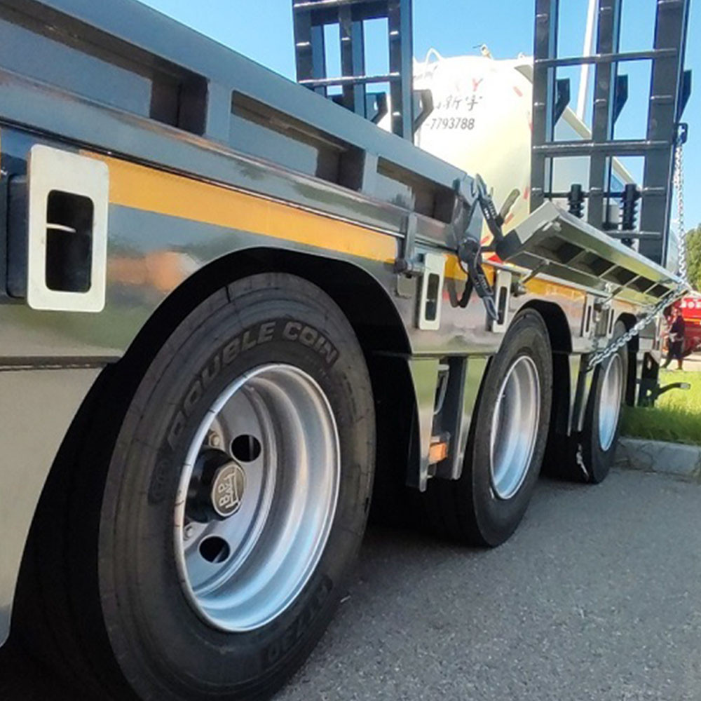 5 axle extendable lowboy trailer tire detail designed for construction and mining transport