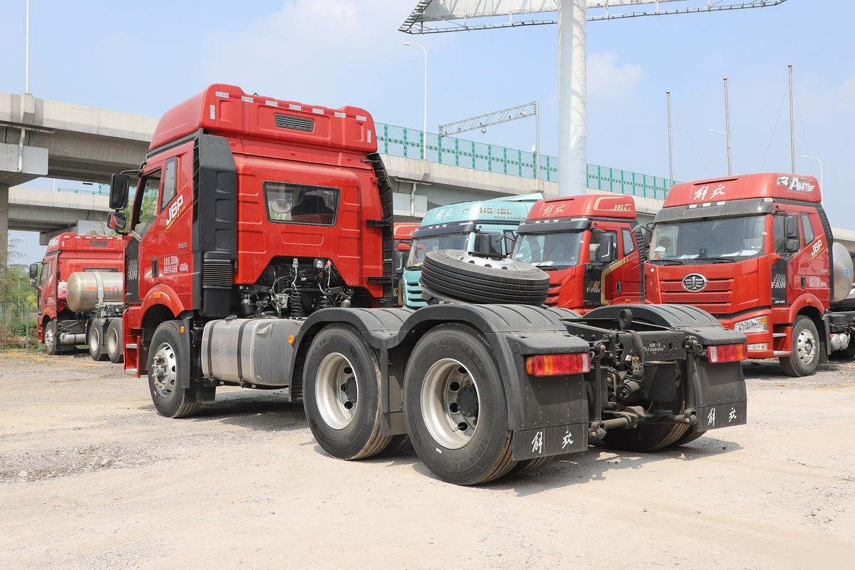 FAW J6P 460HP 6×4 tractor truck rear three quarter view showing chassis and fifth wheel coupling