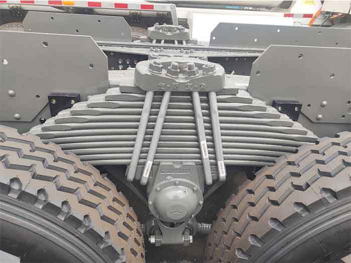 HOWO 400HP Tractor Truck Engine Detail