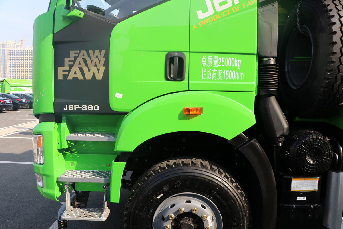 FAW J6P 6×4 dump truck