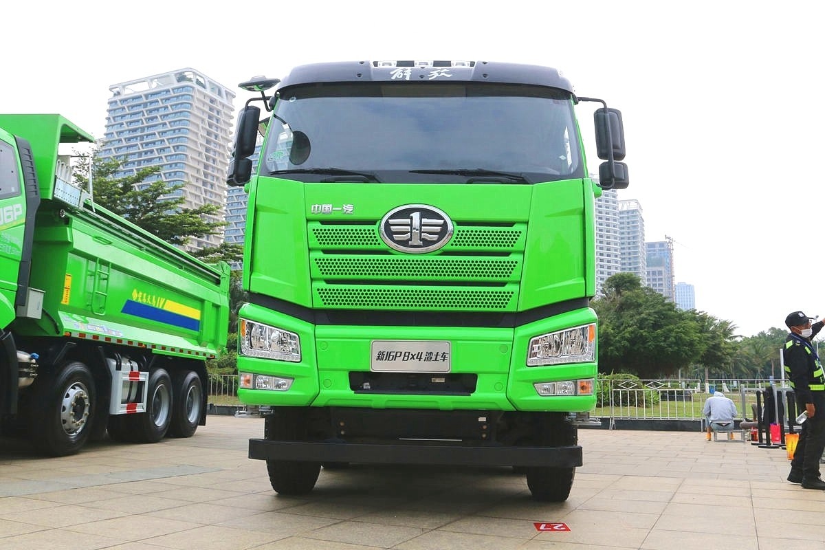 FAW J6P 8×4 420HP dump truck front view showing modern cabin design and reinforced heavy duty chassis