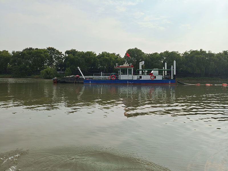Electric dredger