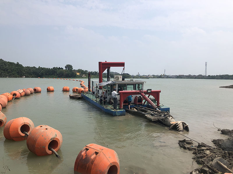 Electric dredger