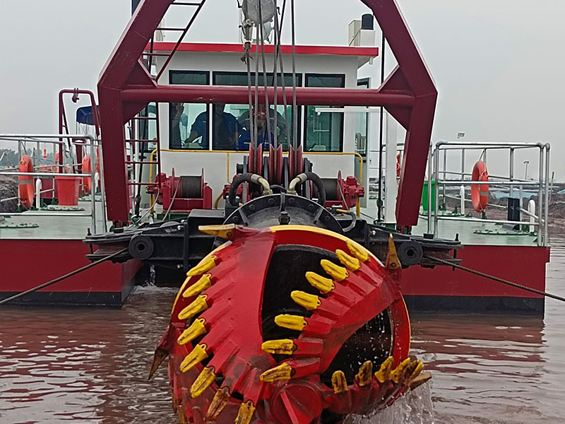 Electric dredger